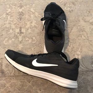 Nike women’s sneakers